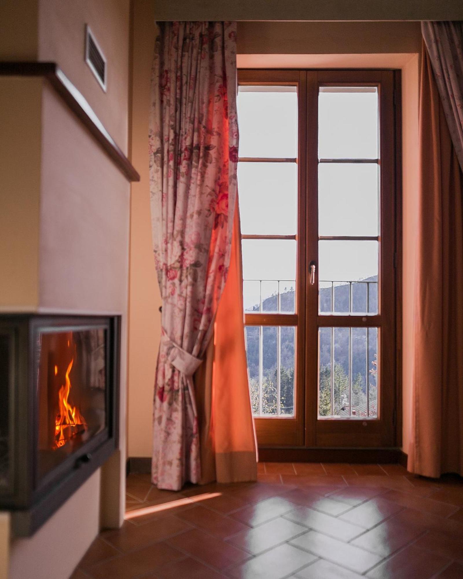 Borgo I Tre Baroni - Spa Suites & Resort Poppi Exteriör bild
